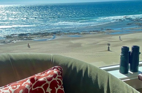 Lincoln City House | Whale watching from oceanfront home