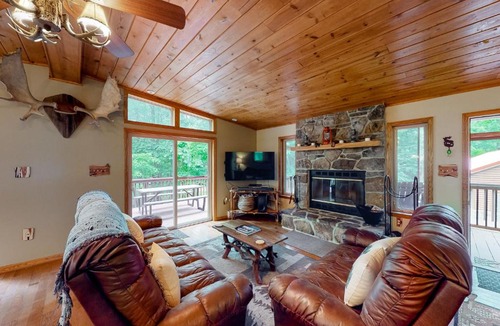 Bloomington House | Whistle and Quill Lodge