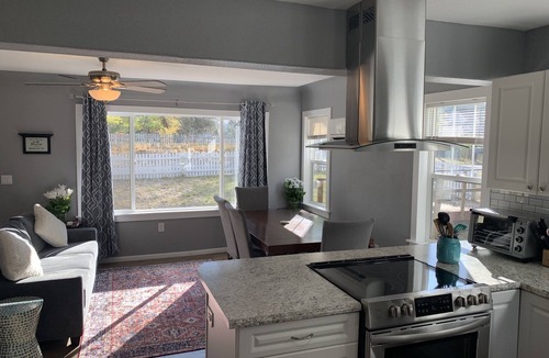 Altamont House | Whitetail cottage! 🦌 Spacious home with game room. Near OIT and SkyLakes.