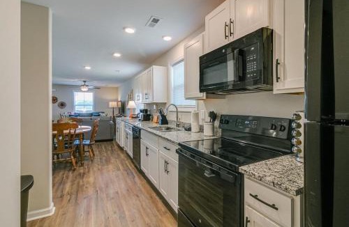 Clarksville House | Whole Home 1010 Franklin St