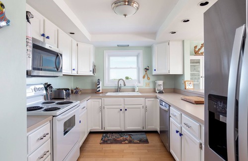 Point Judith House | Wide ocean views from Block Island to Newport Bridge,5 minutes to beaches, ferry