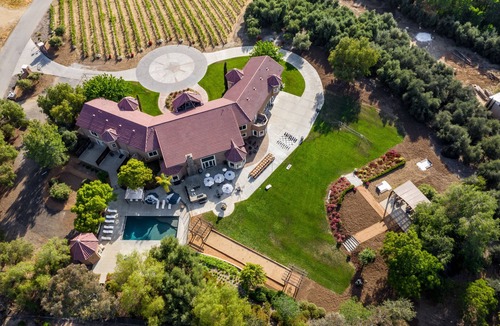 Temecula Villa | Wilson Creek Manor By AvantStay | Sleeps 10! Amazing Estate w/Pool & Game Room