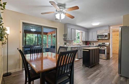 Fennville House | Wine Down Cottage - Summer and Winter Adventures!