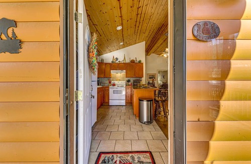 Ruidoso Cabin | Wood Cabin, Full Amenities, Family Friendly and wifi access