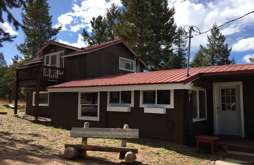 Grant House | Work Remote : Adventure : Family Cabin on CO Trail
