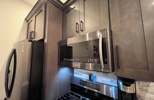 Graduate Hospital Apartment | WOW! 2-BD/2BA Retreat WiFi, Central Air, and Laundry Prime Philly Location!