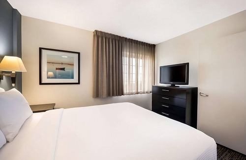 Gateway Hotel | Your Home Away From Home! 2 Spacious Units, Full Kitchen, Pet-friendly Hotel!