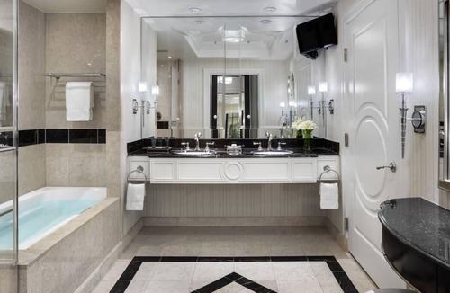 Las Vegas House | Your Relaxing Getaway Awaits! Outdoor Pool, Parking, Near Bellagio Fountains!