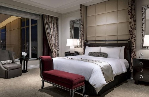 Las Vegas House | Your Relaxing Getaway Awaits! Outdoor Pool, Parking, Near Bellagio Fountains!