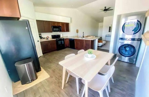 Yuma House | Yuma Boho/Airy 3 bedroom home with free parking