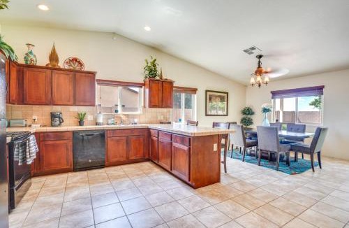 Yuma House | Yuma Family Home with Covered Patio and Grill!