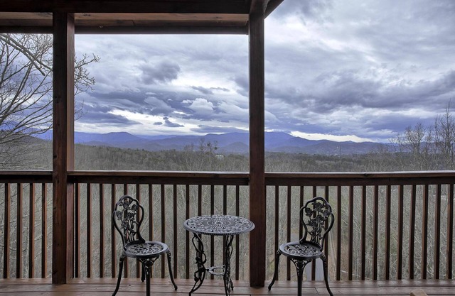 1/3mile of Dollywood/Amazing Mts View/wifi/another cabin #1237057 1mile away