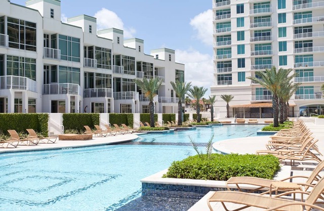 164 m² Condo ∙ 3 bedrooms ∙ 8 guests