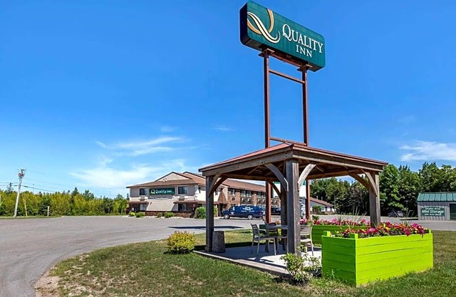 2-Star Hotel ∙ Quality Inn Saint Ignace