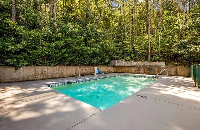 2-Star Hotel ∙ Quality Inn & Suites near Lake Oconee