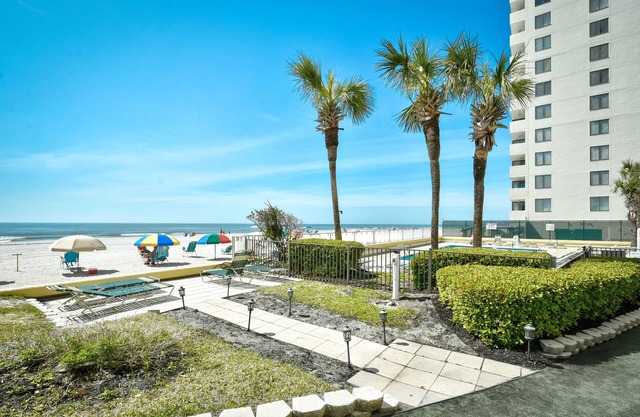 2bed/2bath Brigadune 16B Oceanfront Condo.