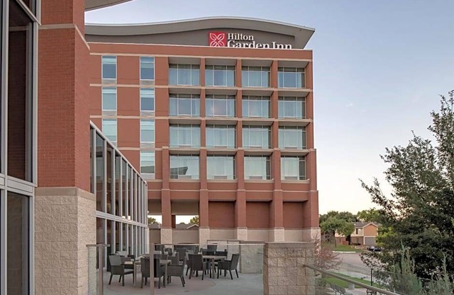 3-Star Hotel ∙ Hilton Garden Inn Dallas At Hurst Conference Center