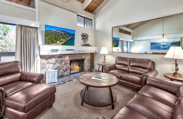 4 BD Townhome Near Lake Tahoe Shore with Shared Outdoor Pool & Hot Tub by RedAwning
