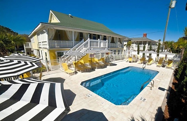 4-Star Hotel ∙ The Georgianne Inn & Suites