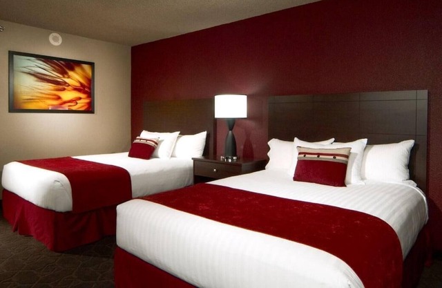 4 x Sedona Queen Non Smoking Rooms at Edgewater Casino Resort