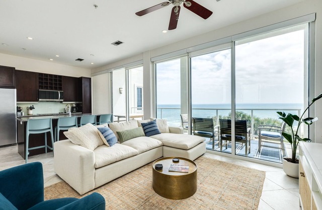 4th Floor Beachfront Condo - Elevator, Private Balcony, POOL, Lazy River & more