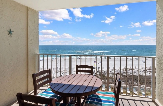506 Sunswept 2/2 Beautifully Updated With Spectacular View*