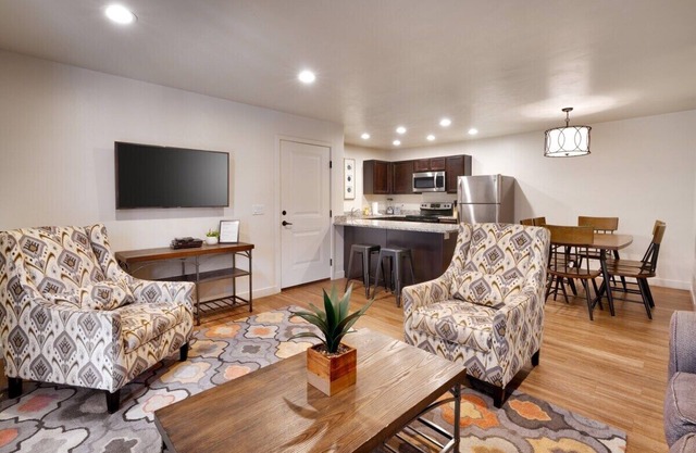 6D Moab RedCliff Condo Pet Friendly Pool and Hot Tub