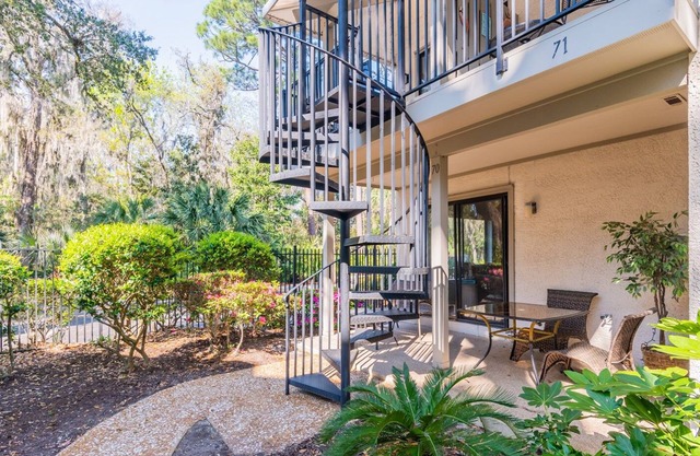 70 Springwood Villa - 3 bedroom, near Coligny Condo, Tennis
