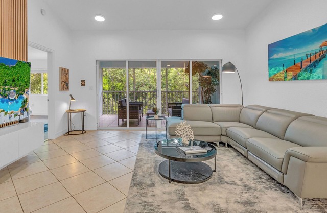 812 Mariner`s Club Key Largo | 4 Bed, 3.5 Bath