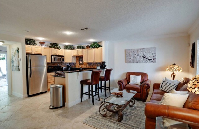 A Perfect Condo Near The Beach