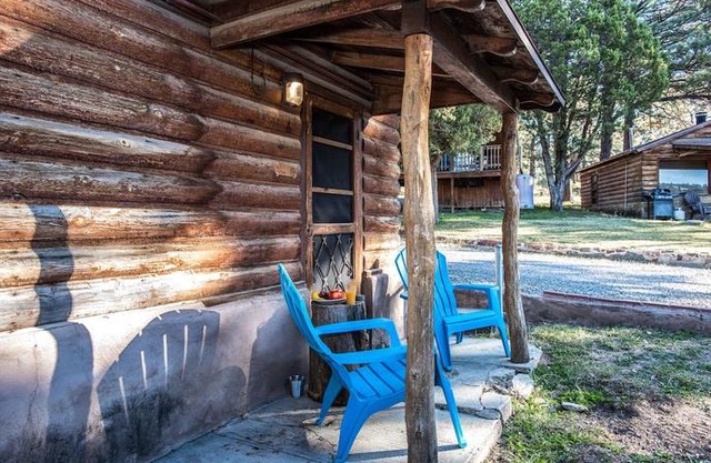 Apache Village 7, Queen Bed, Midtown, Sleeps 2