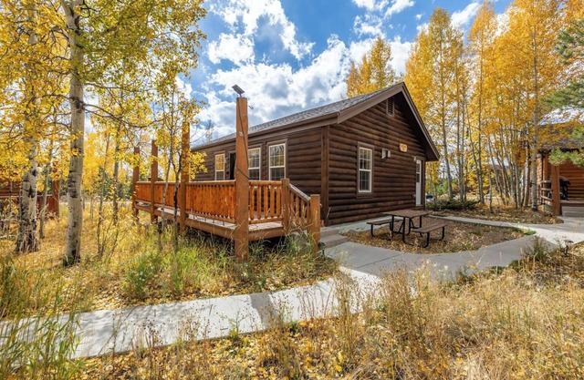 Leaf Lodges Grand 