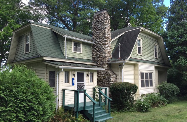 Beach House On Beautiful Lake Champlain