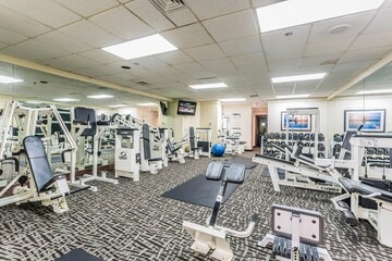 Beach Quarters Studio Oceanfront in Virginia Beach