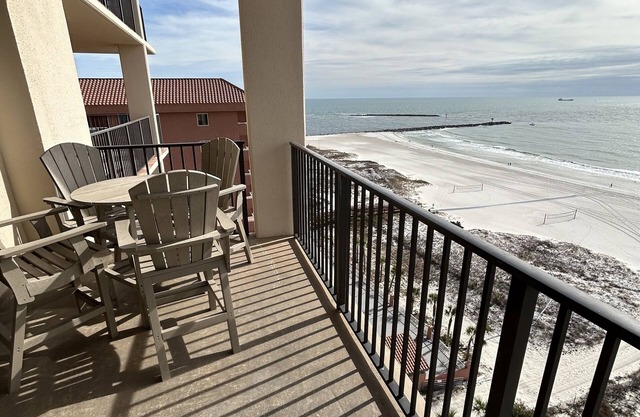 BEACHFRONT CONDO AWESOME VIEWS 2 KING BEDSnn