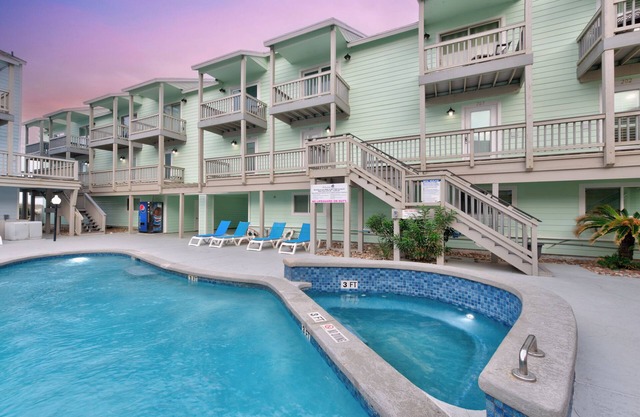 Beachfront Escape | Updated 1BR Condo w/Pool & Patio