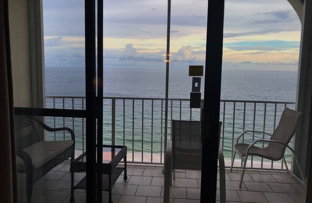 Beachfront Indoor Pool Sleeps 6 Owner-managed Summerchase 1204