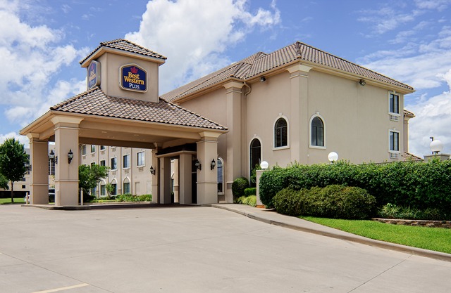 Best Western Plus Southpark Inn & Suites