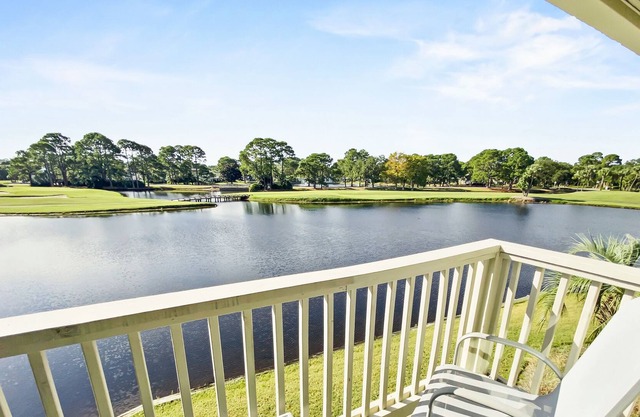 Book Harbour Point's charming lake front unit 912! FREE GOLF & MORE!