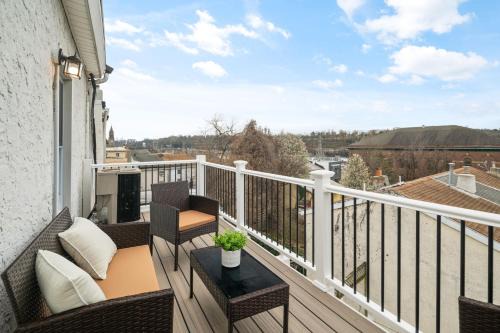 Brand New Manayunk Retreat 2BR including parking