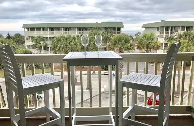 Charleston Charm - Coastal Decor, Pool & Pier Access, Across from beach! - 309C Oceanside