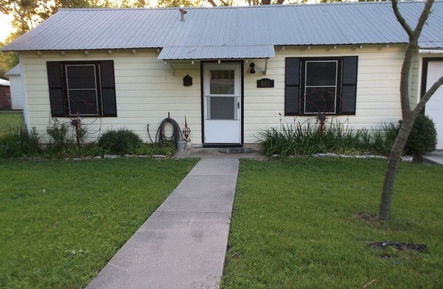 Charming Cottage in Salado's Historic District