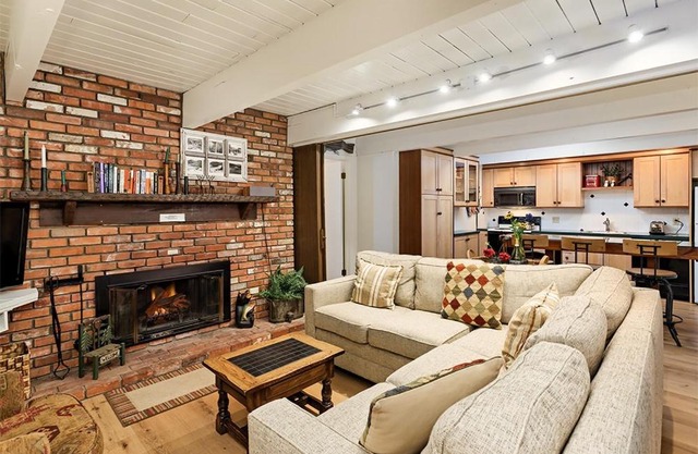 Chateau Dumont Unit 2, Condo with Central, Downtown Location