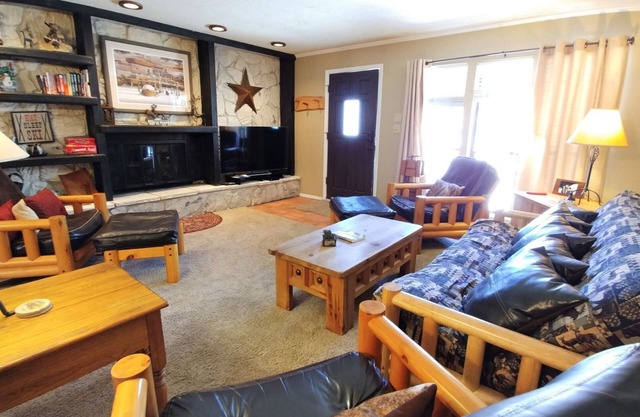 CJ Townhouse 22 - Near Fishing Ponds