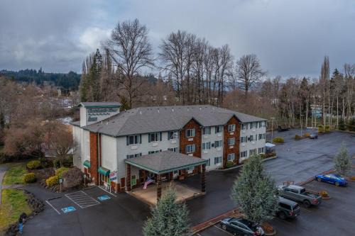 Clatskanie River Inn 