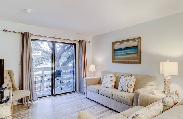 Coastal Condo with Pool, Hot Tub, Tennis, Fast WiFi, AC, & W/D - Near the Beach
