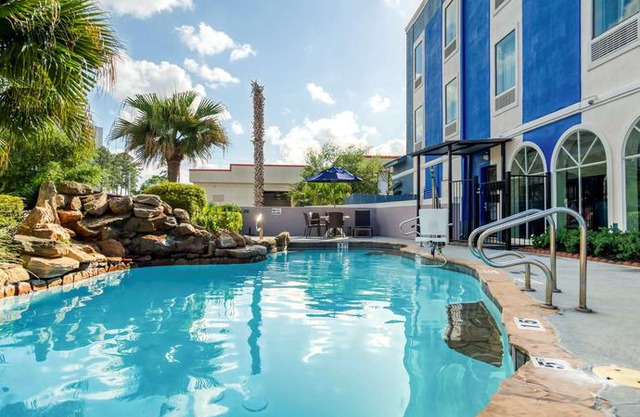 Comfort Inn & Suites FM1960-Champions
