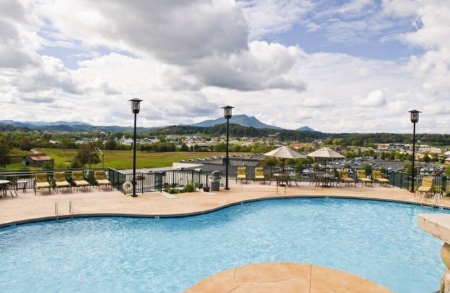 Comfortable Club Wyndham Smoky Mountains, 4 Bedroom Condo