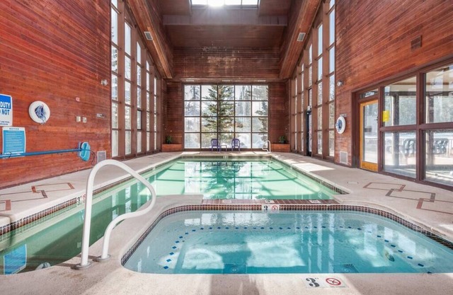 Condo 106, Wifi, Community Pool, Jacuzzi, Lounge,