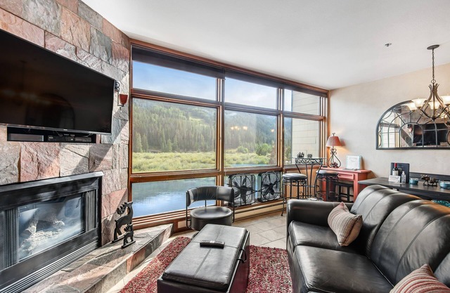 Condo in the Heart of River Run Village, with Jet Tub & Mountain Views